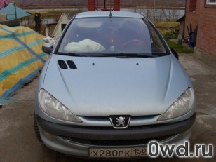 Битый автомобиль Peugeot 206