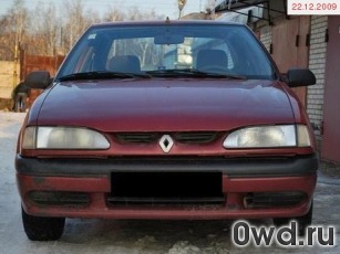 Битый автомобиль Renault 19